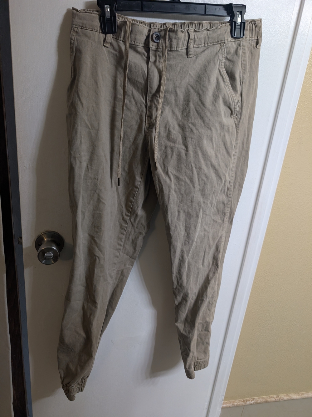 Amazon Essentials Men's Drawstring Khaki Joggers